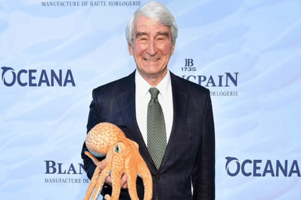 Sam Waterston at an Oceana event for a speech about Ocean conservation. A great topic to include on a acne safe and reef safe sunscreen blog post.