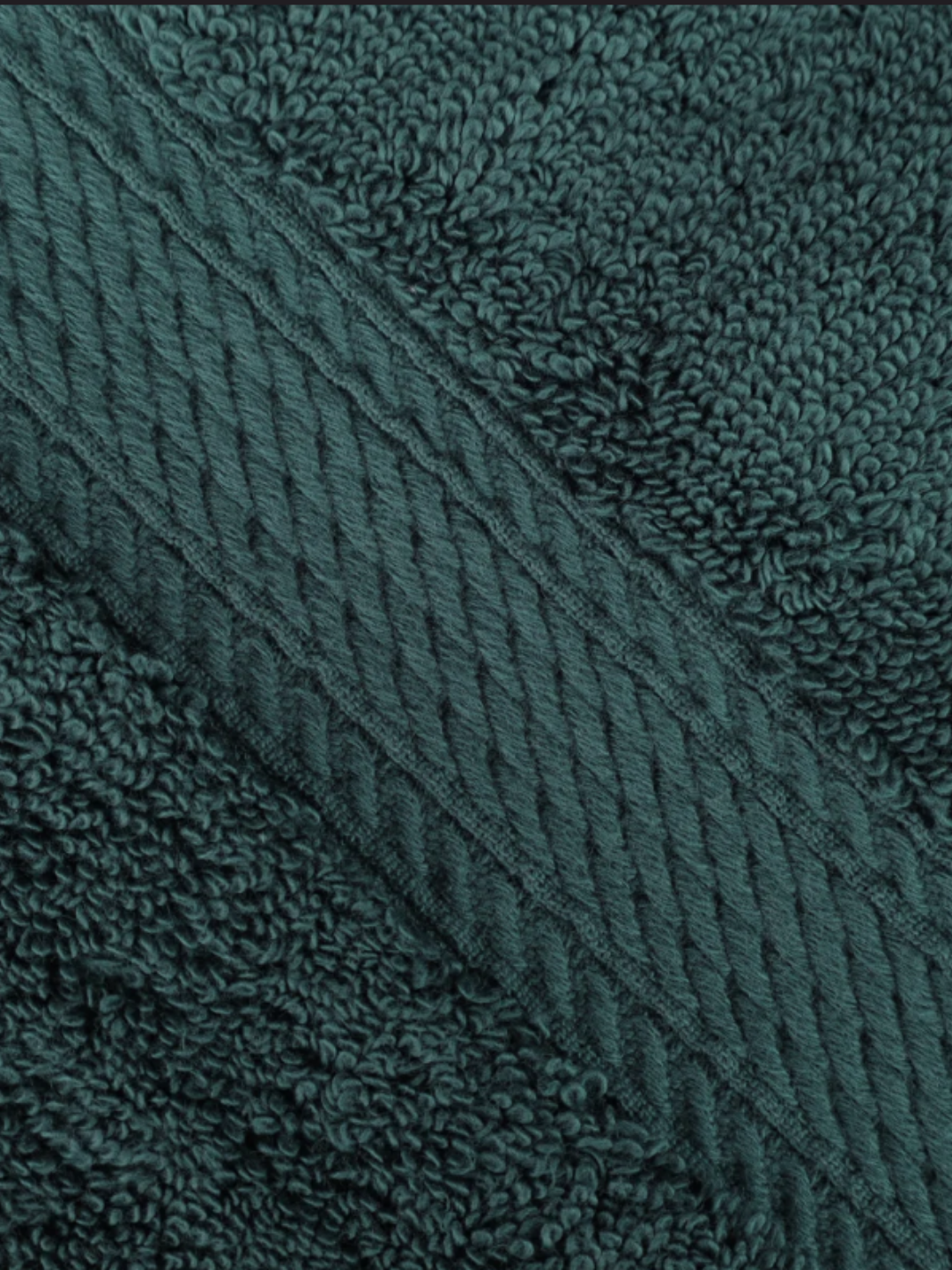 Hokku Designs Donlad Certified Egyptian Cotton 800 GSM Heavyweight Plush Solid Luxury Bath Towel up-close look so you can see the stitching.